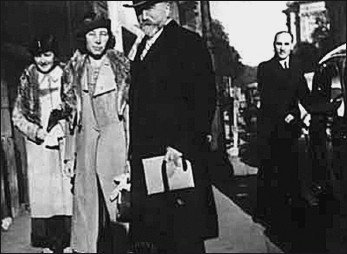 100 великих загадок русской истории - i_090.jpg