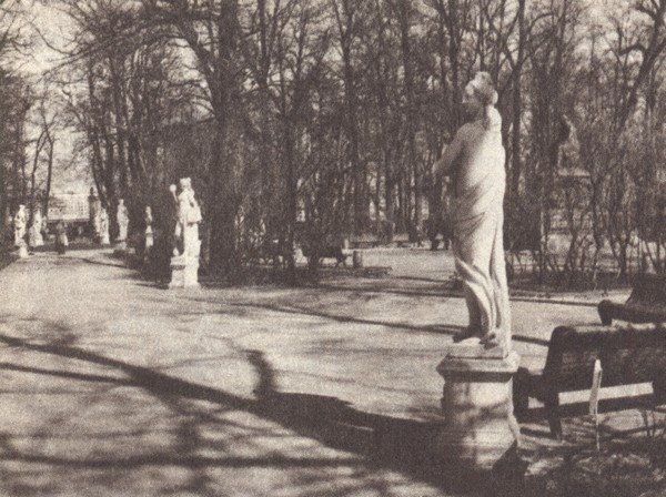 В садах Лицея. На брегах Невы - i_082.jpg