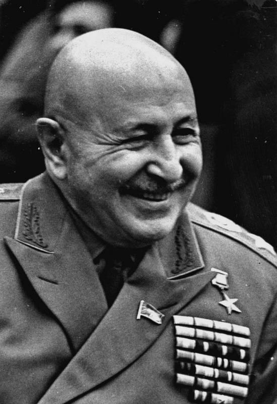 Маршал Баграмян. Мы много пережили в тиши после войны  - i_008.jpg