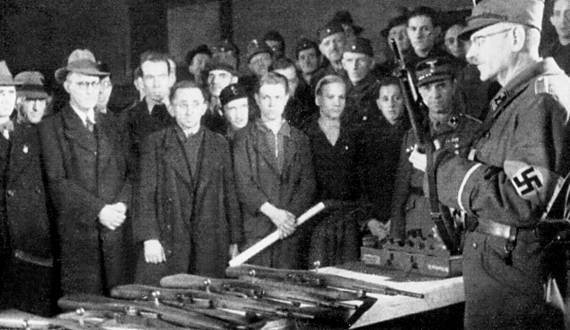 1945. Последний круг ада. Флаг над Рейхстагом - i_008.jpg