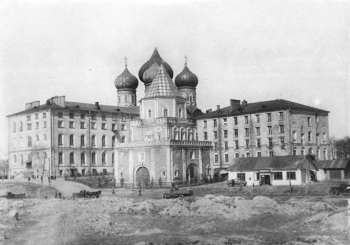 Москва про Романовых. К 400-летию царской династии Романовых - i_015.jpg