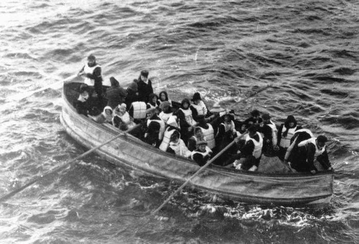 Титаник - titaniclifeboat.jpg