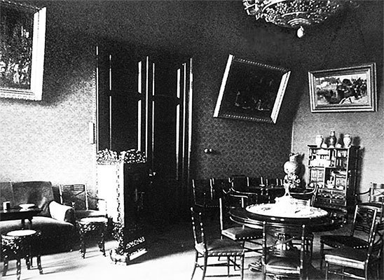 Люди Зимнего дворца. Монаршие особы, их фавориты и слуги - i_196.jpg