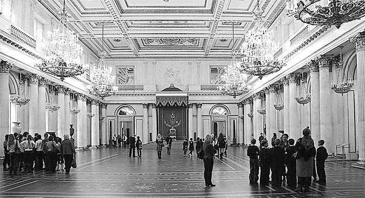 Люди Зимнего дворца. Монаршие особы, их фавориты и слуги - i_221.jpg