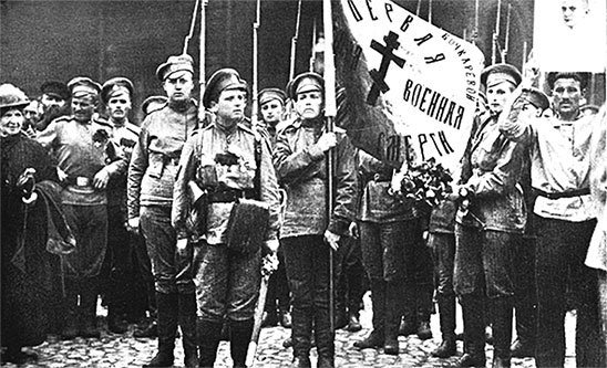 Люди Зимнего дворца. Монаршие особы, их фавориты и слуги - i_509.jpg