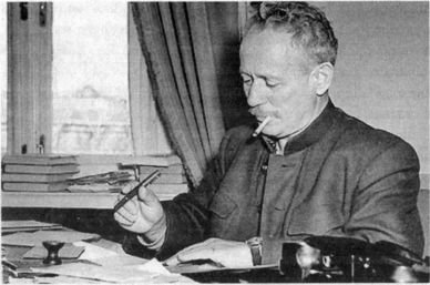 Советская литература. Краткий курс - Sholohov.jpg
