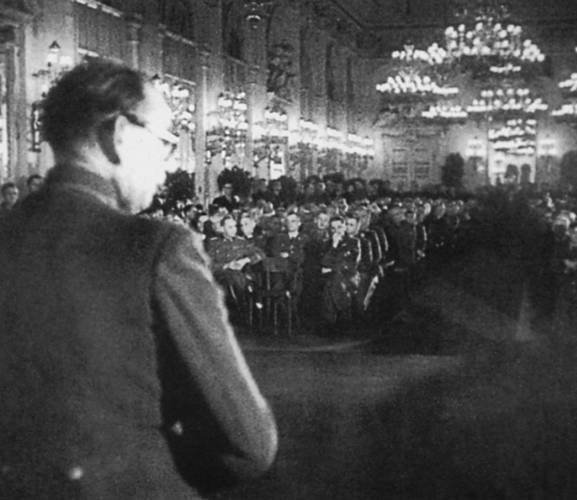 Власов против Сталина. Трагедия Русской освободительной армии, 1944–1945 - i_015.jpg
