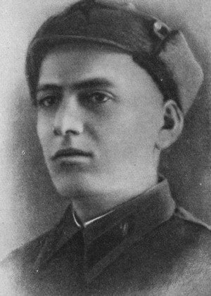 Советские поэты, павшие на Великой Отечественной войне - i_005.jpg