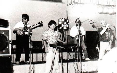 Популярная музыка в Ленинграде – Петербурге. 1965–2005. Том 1 - i_043.jpg