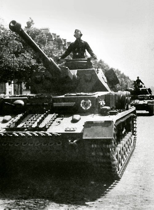 Мой отец Иоахим фон Риббентроп. «Никогда против России!» - i_035.jpg