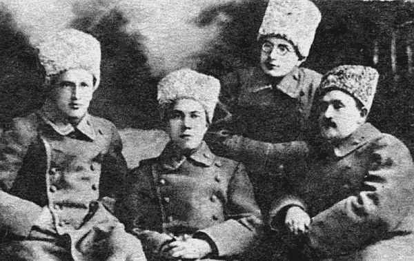 Судьба императора Николая II после отречения - i_026.jpg