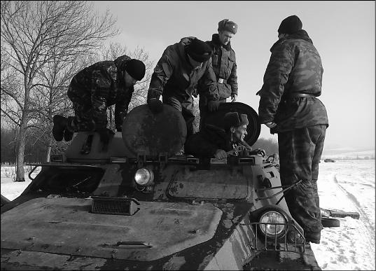 В окопах Донбасса. Крестный путь Новороссии - i_042.jpg