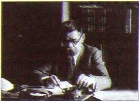 Исторические хроники с Николаем Сванидзе. Книга 1. 1913-1933 - i_100.jpg