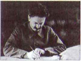 Исторические хроники с Николаем Сванидзе. Книга 1. 1913-1933 - i_143.jpg