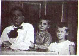 Исторические хроники с Николаем Сванидзе. Книга 1. 1913-1933 - i_146.jpg