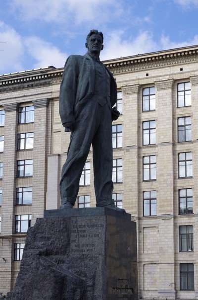 Тринадцатый апостол. Маяковский: Трагедия-буфф в шести действиях - i_020.jpg