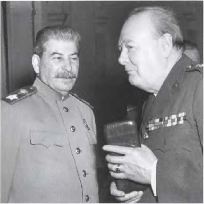 Советская военная разведка. Как работала самая могущественная и самая закрытая разведывательная организация XX века - i_093.jpg