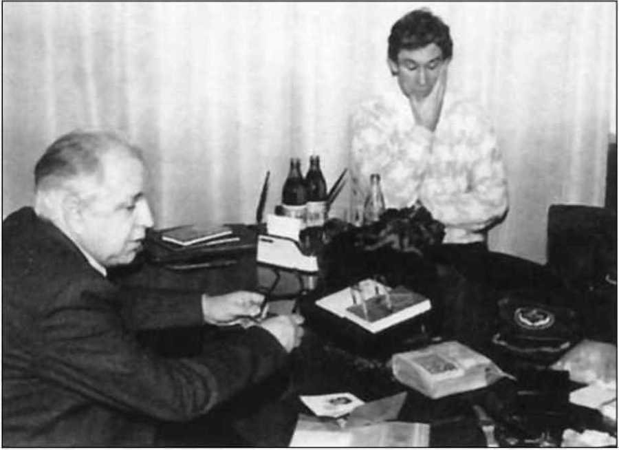 Сто великих операций спецслужб - i_095.jpg
