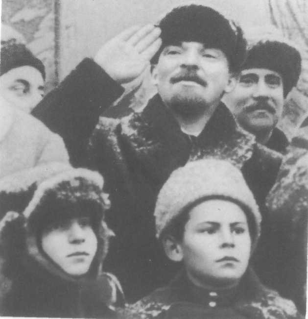 У Кремлевской стены (сборник) - i_198.jpg