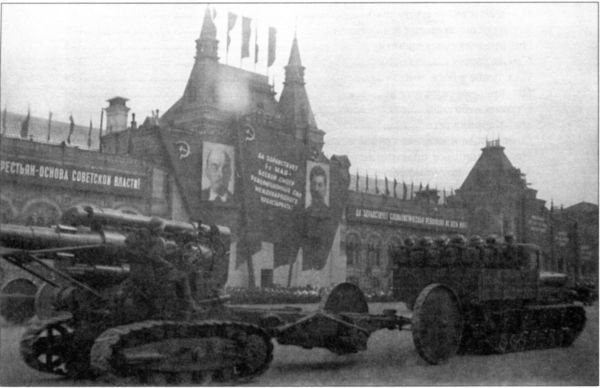 Артиллерийский тягач «Коминтерн»<br />На службе у бога войны - i_003.jpg