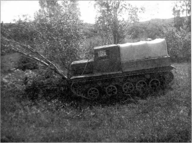 Артиллерийский тягач «Коминтерн»<br />На службе у бога войны - i_191.jpg