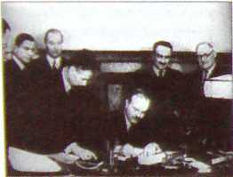 Исторические хроники с Николаем Сванидзе. Книга 2. 1934-1953 - i_049.jpg