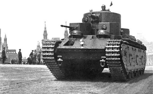 Советский тяжелый танк Т-35<br />(«Сталинский монстр») - i_012.jpg