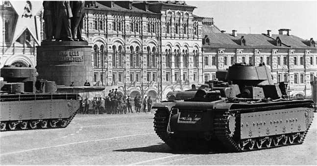 Советский тяжелый танк Т-35<br />(«Сталинский монстр») - i_053.jpg