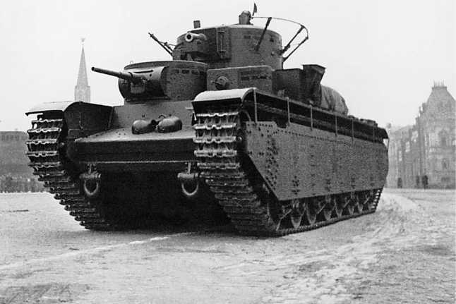 Советский тяжелый танк Т-35<br />(«Сталинский монстр») - i_113.jpg