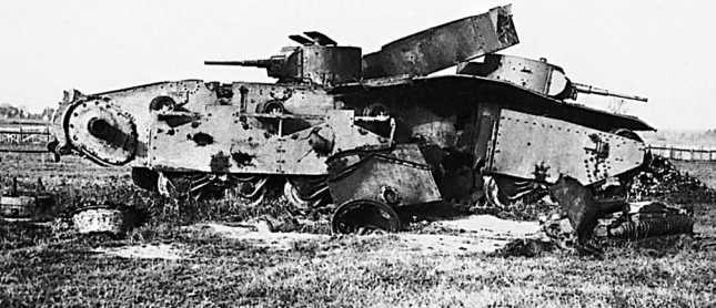 Советский тяжелый танк Т-35<br />(«Сталинский монстр») - i_115.jpg