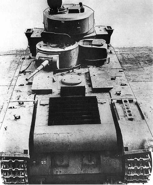 Советский тяжелый танк Т-35<br />(«Сталинский монстр») - i_178.jpg