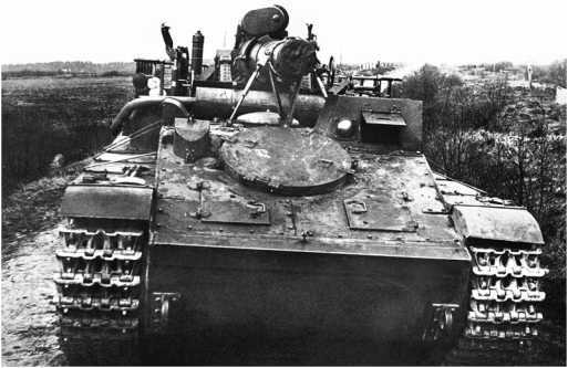 Советский тяжелый танк Т-35<br />(«Сталинский монстр») - i_186.jpg