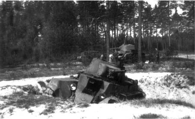 1941. «Последний парад» мехкорпусов Красной Армии - i_016.jpg