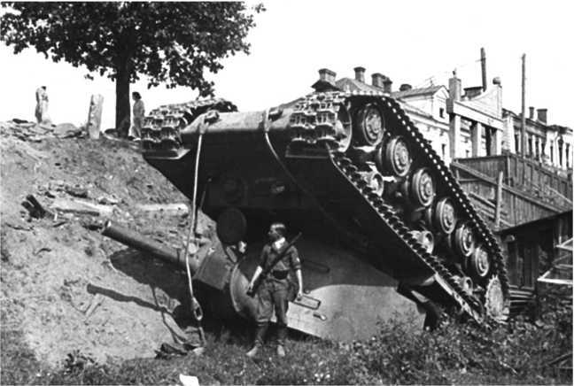 1941. «Последний парад» мехкорпусов Красной Армии - i_073.jpg
