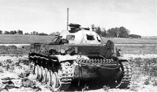 1941. «Последний парад» мехкорпусов Красной Армии - i_074.jpg
