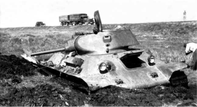 1941. «Последний парад» мехкорпусов Красной Армии - i_087.jpg