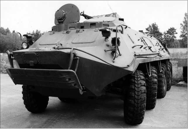 Русские бронетранспортеры<br />(От БТР-40 до «Бумеранга») - i_070.jpg