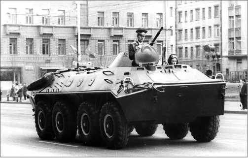Русские бронетранспортеры<br />(От БТР-40 до «Бумеранга») - i_077.jpg