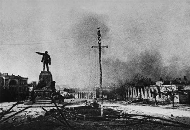 Оборона Севастополя<br />(Полная хроника – 250 дней и ночей) - i_033.jpg