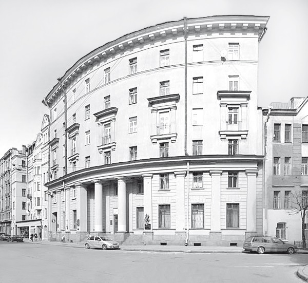 Знаменитые петербургские дома. Адреса, история и обитатели - img_142