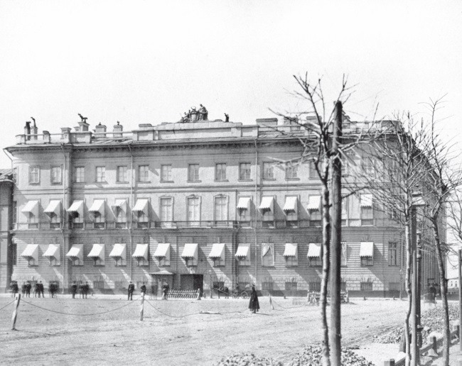 Знаменитые петербургские дома. Адреса, история и обитатели - img_159